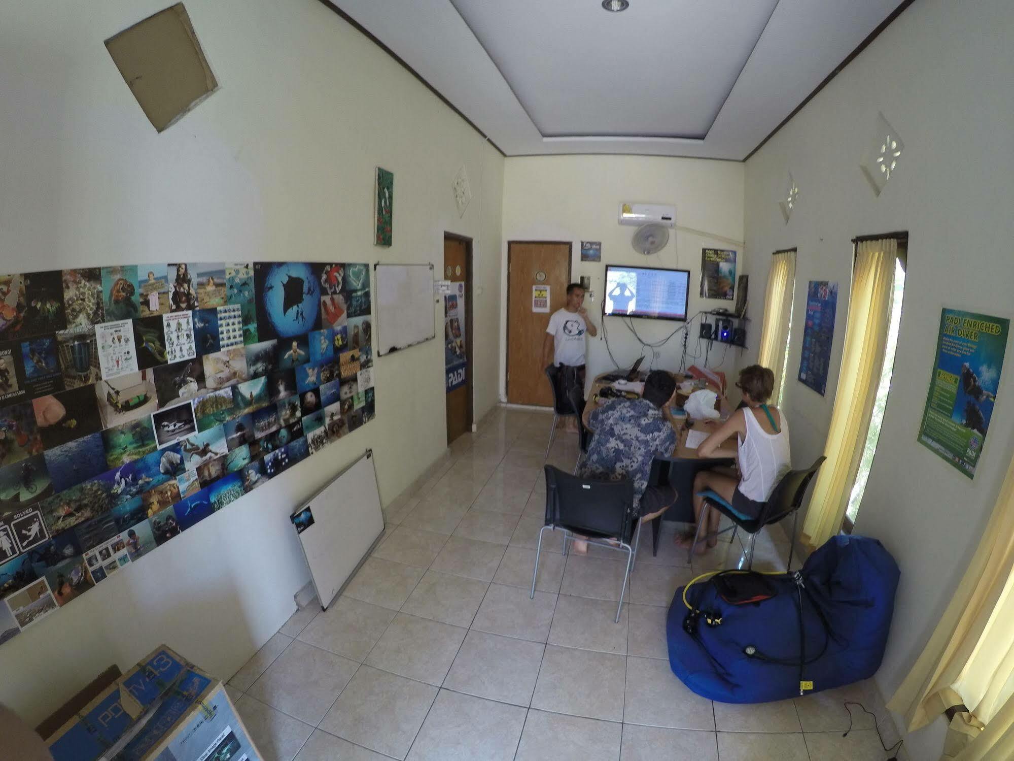 Bali Fab Dive Center Hostel อาเม็ด ภายนอก รูปภาพ